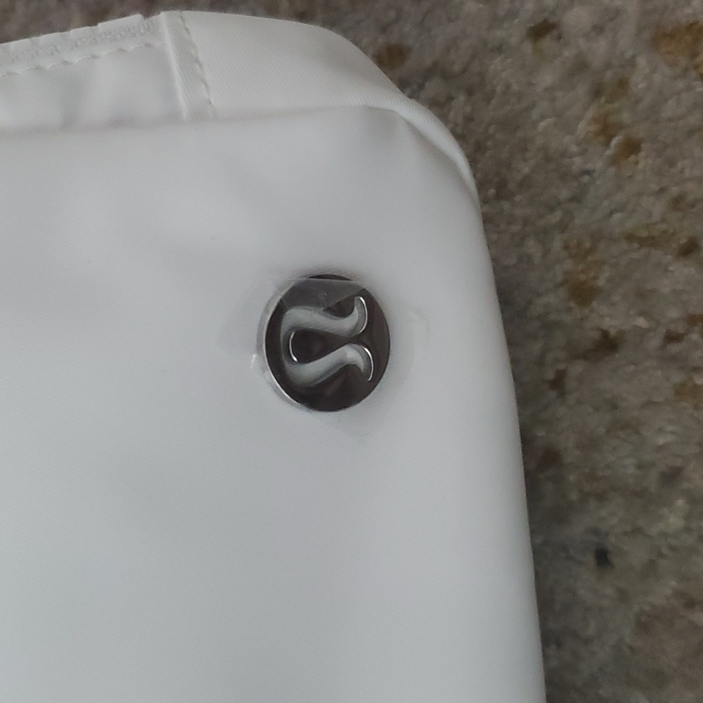 New Lululemon Everywhere Belt Bag - Picture 8 of 12